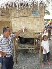 “Hanging urine-diversion dehydration toilet” in coastal area in Libertad, Misamis Oriental, Philippines. Source: WAFLER (2010)