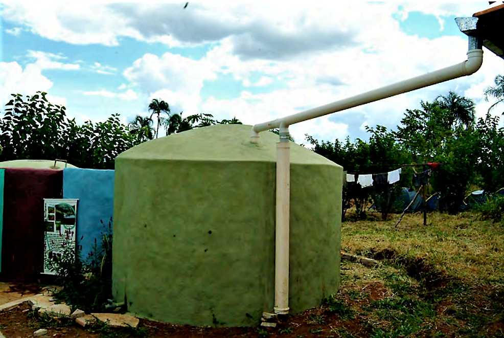 Surface tank made out of ferro-cement for the storage of collected rainwater. Source: DOLMAN & LUNDQUIST (2008)