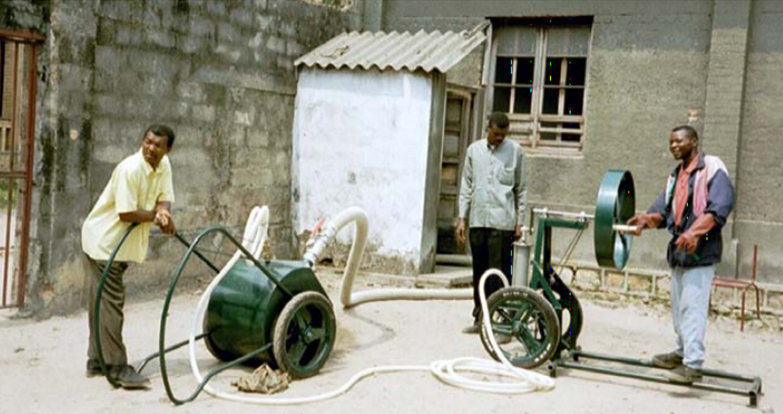 MAPET equipment in Congo consisting of a hand-pump connected to a vacuum tank mounted on a pushcart. Source: EAWAG/SANDEC (2008)