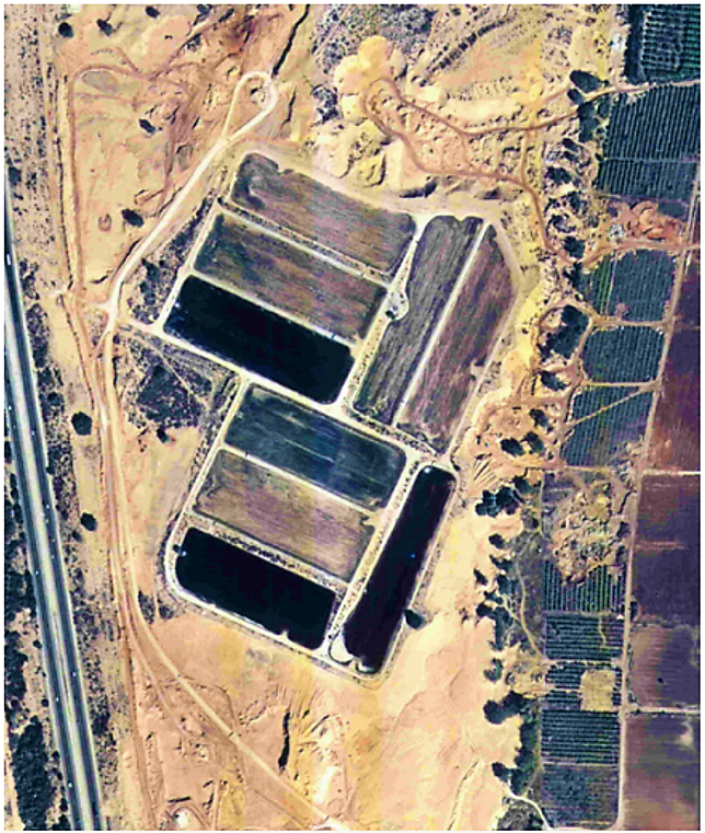 Aerial picture of the Shafdan treatment plant, showing the SAT percolation ponds. Source: LOFTUS (2011)