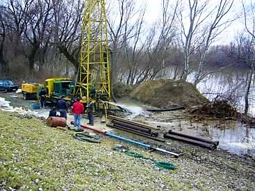 Construction of bank filtrate recovery wells in the Vojvodina region, Serbia, where alternatives had to be found because of problematic substances in the deep groundwater aquifer (e.g. high arsenic concentration)